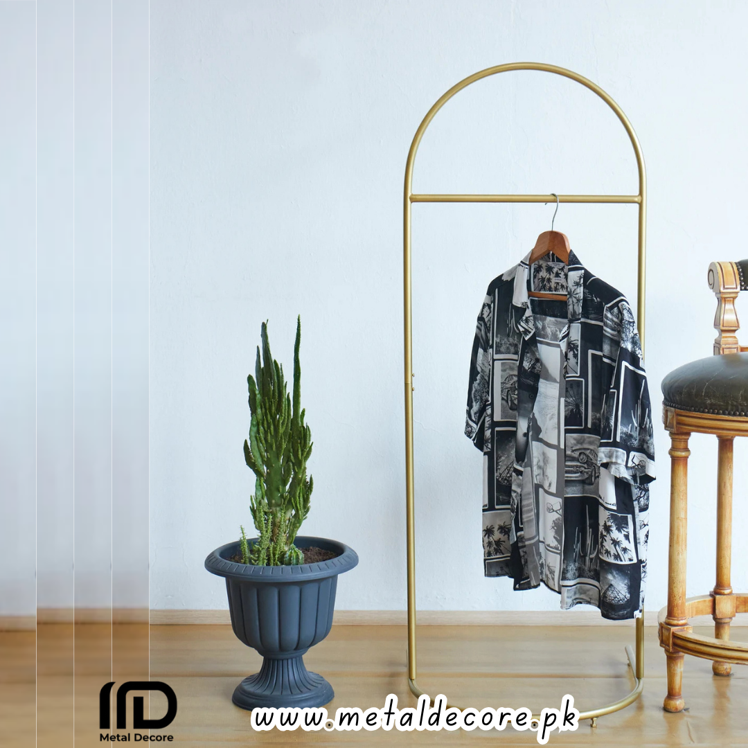Gold Metal Garment Rack – Luxury Freestanding Clothes Stand